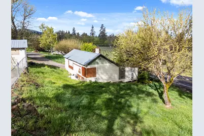 2373 Pioneer Road, Talent, OR 97540 - Photo 24