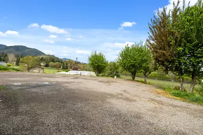 2373 Pioneer Road, Talent, OR 97540 - Photo 22