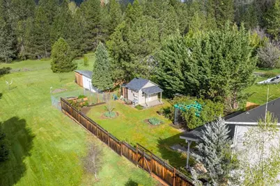 5460 Hwy 238, Jacksonville, OR 97530 - Photo 38