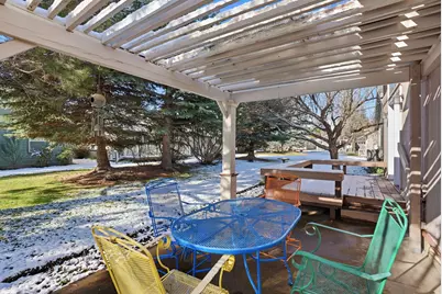 1045 W Collier Glacier Drive, Sisters, OR 97759 - Photo 24