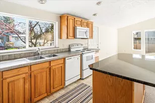 1009 W Yapoah Crater Dr, Sisters, OR 97759 - Photo 16