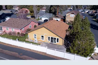 1009 W Yapoah Crater Drive, Sisters, OR 97759 - Photo 4