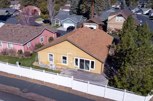 1009 W Yapoah Crater Dr, Sisters, OR 97759 - Photo 4