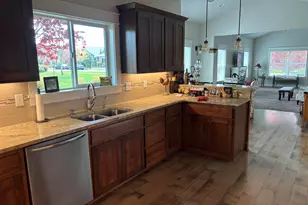 1160 Boulder Ridge St, Central Point, OR 97502 - Photo 6