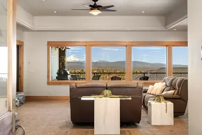 10715 Rockside Court, Redmond, OR 97756 - Photo 6