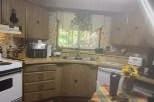 6009 Harris Rd, Central Point, OR 97502 - Photo 8