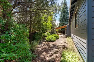 1953 SE Elkwood Ct, Bend, OR 97702 - Photo 38