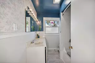 718 W 4th St, Medford, OR 97501 - Photo 12