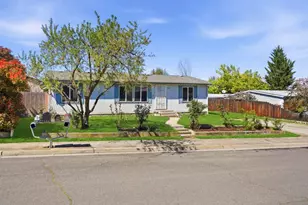 155 Lani Way, Talent, OR 97540 - Photo 4