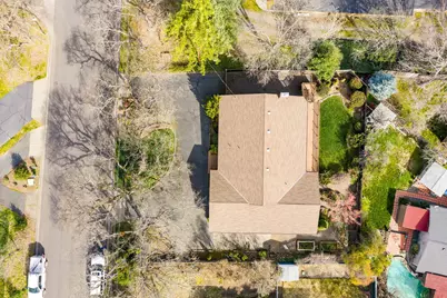 656 N Modoc Avenue, Medford, OR 97504 - Photo 4