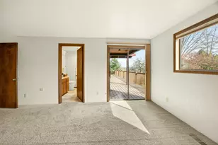 656 N Modoc Ave, Medford, OR 97504 - Photo 24