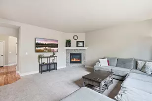 3046 NE Red Oak Dr, Bend, OR 97701 - Photo 6