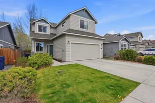 3046 NE Red Oak Dr, Bend, OR 97701 - Photo 2