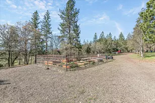 6501 Butte Falls Hwy, Eagle Point, OR 97524 - Photo 38