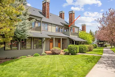 566 W Jefferson Avenue, Sisters, OR 97759 - Photo 1