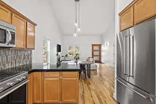 63713 Hunters Cir, Bend, OR 97701 - Photo 10