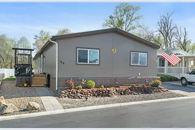 3555 S Pacific Highway #SPC 125, Medford, OR 97501 - Photo 2