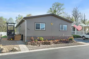 3555 S Pacific Hwy, Medford, OR 97501 - Photo 2