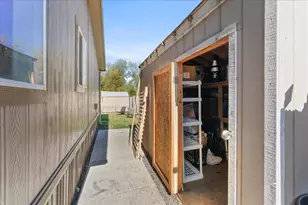 3555 S Pacific Hwy, Medford, OR 97501 - Photo 22