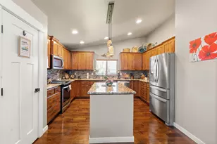 2271 Smokethorn Way, Medford, OR 97504 - Photo 12