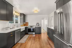 2653 Scenic Ave, Central Point, OR 97502 - Photo 6