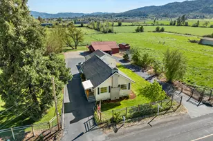 2653 Scenic Ave, Central Point, OR 97502 - Photo 32