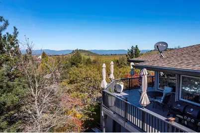 290 Harvard Place, Medford, OR 97504 - Photo 4