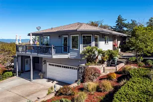 290 Harvard Pl, Medford, OR 97504 - Photo 2