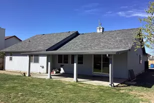 2046 NW 8th St, Redmond, OR 97756 - Photo 14