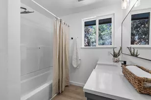 16100 Hawks Lair Rd, La Pine, OR 97739 - Photo 14