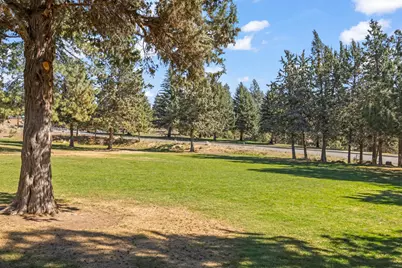 1030 NW Roanoke Avenue #APT 14, Bend, OR 97703 - Photo 16