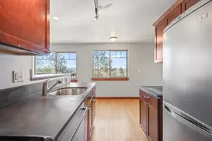 1030 NW Roanoke Ave, Bend, OR 97703 - Photo 6