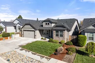 1615 Pearl Eye Ln, Medford, OR 97504 - Photo 4