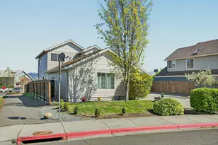 1044 Havenwood Dr, Eagle Point, OR 97524 - Photo 4