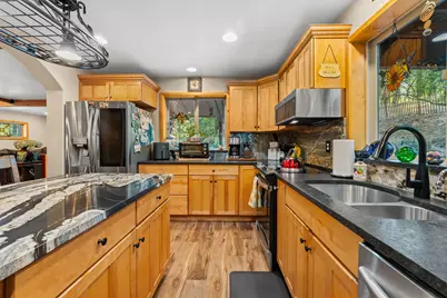 357 El Conejo Drive, Grants Pass, OR 97526 - Photo 4