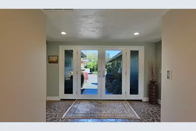 2424 Pembroke Circle, Medford, OR 97504 - Photo 4