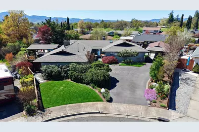 2424 Pembroke Circle, Medford, OR 97504 - Photo 1