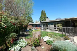 2424 Pembroke Cir, Medford, OR 97504 - Photo 52