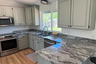 522 Hudspeth Ln, Shady Cove, OR 97539 - Photo 12