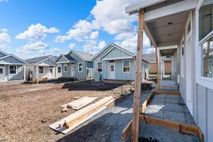 198 Gangnes Dr, Talent, OR 97540 - Photo 10