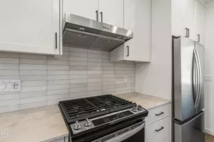 198 Gangnes Dr, Talent, OR 97540 - Photo 8
