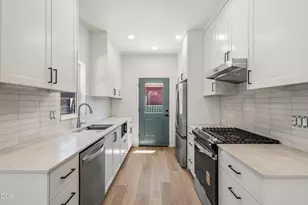 208 Gangnes Dr, Talent, OR 97540 - Photo 8