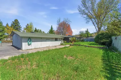 401 Bayard Drive, Grants Pass, OR 97527 - Photo 4