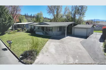 401 Bayard Drive, Grants Pass, OR 97527 - Photo 1