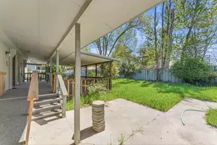 401 Bayard Dr, Grants Pass, OR 97527 - Photo 6