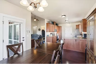 729 Amhurst Way, Medford, OR 97504 - Photo 10