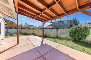 906 Brandi Way, Central Point, OR 97502 - Photo 12