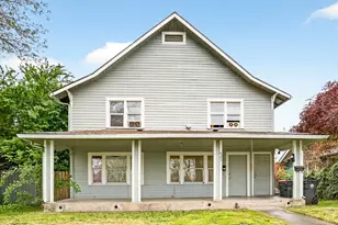 429 N Holly St, Medford, OR 97501 - Photo 1