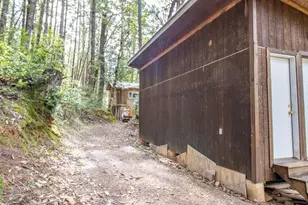 1449 Queen of Bronze Rd, Cave Junction, OR 97523 - Photo 56