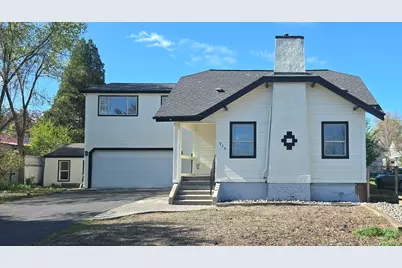 939 N Alameda Avenue, Klamath Falls, OR 97601 - Photo 1